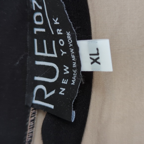 RUE 107 crop top with ruched sleeves - Picture 5 of 5